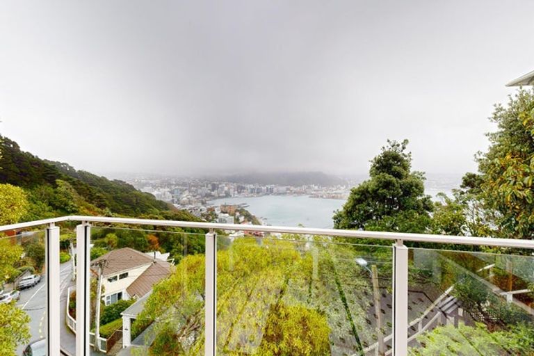 Photo of property in 55 Palliser Road, Roseneath, Wellington, 6011