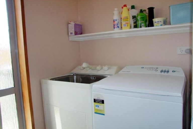 Photo of property in 2 Duthie Street, Milton, 9220