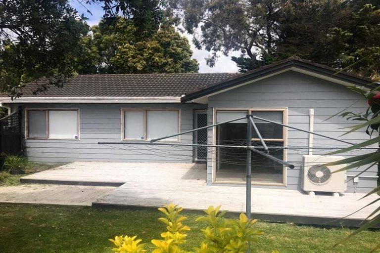 Photo of property in 34 Kelman Road, Kelston, Auckland, 0602