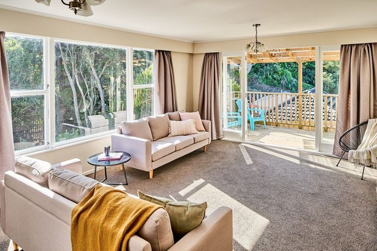 Photo of property in 22 Angell Street, Johnsonville, Wellington, 6037