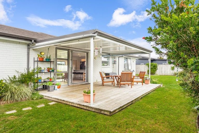 Photo of property in 13 Robert Might Road, Kumeu, 0810