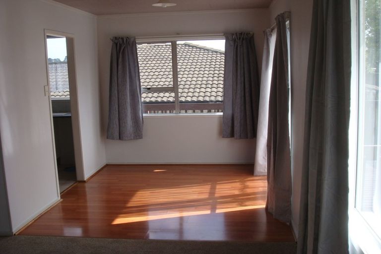 Photo of property in 7 Tudor Road, Henderson, Auckland, 0610