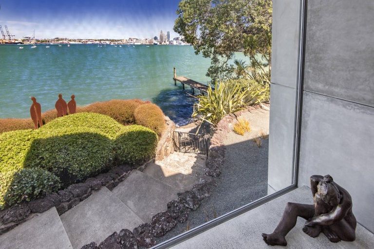 Photo of property in 9 Stanley Point Road, Stanley Point, Auckland, 0624