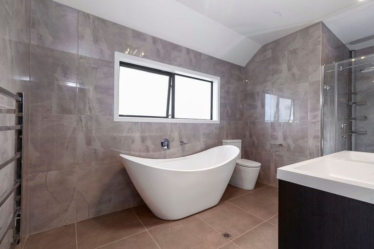 Photo of property in 28 Harvest Avenue, Orewa, 0931