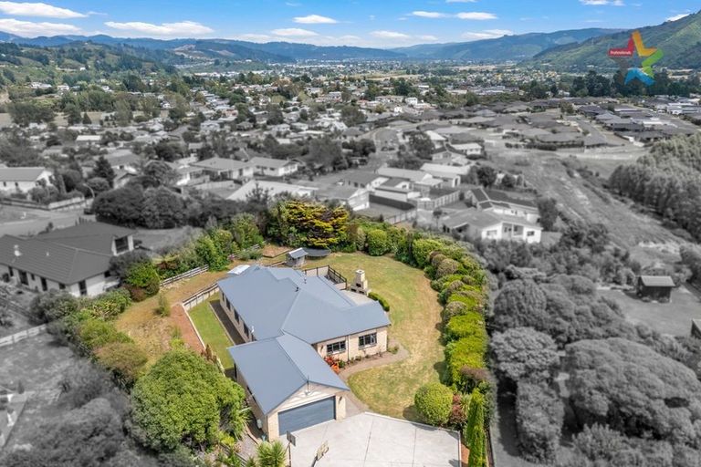 Photo of property in 6a Marua Palm Grove, Timberlea, Upper Hutt, 5018