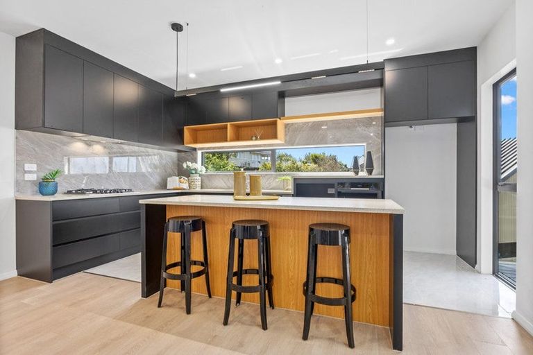 Photo of property in 113b Sunrise Avenue, Murrays Bay, Auckland, 0630