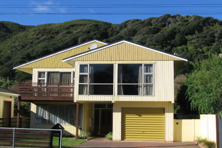 Photo of property in 399 Muritai Road, Eastbourne, Lower Hutt, 5013