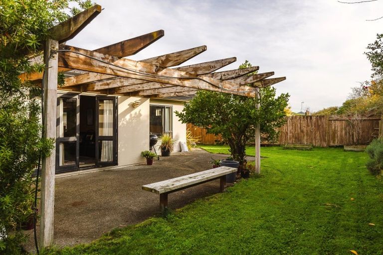 Photo of property in 15 Aspen Way, Kelvin Grove, Palmerston North, 4414