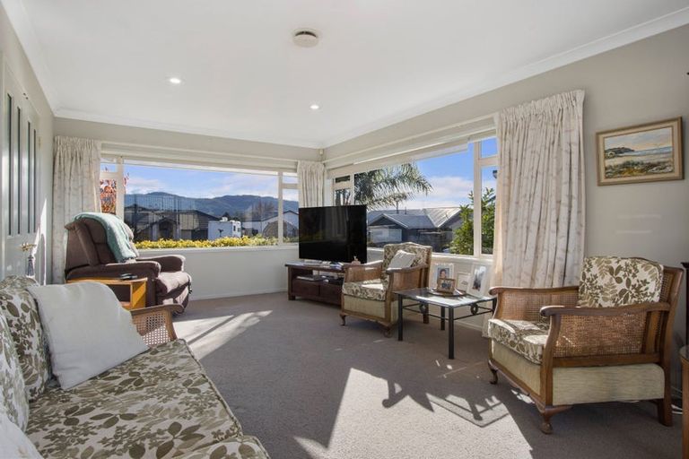 Photo of property in 32 Noble Johnston Drive, Katikati, 3129