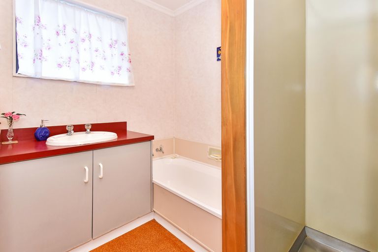 Photo of property in 1/55 Calluna Crescent, Totara Heights, Auckland, 2105