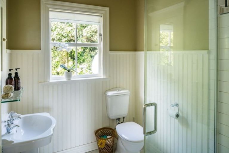 Photo of property in 17 Kowhai Street, Eastbourne, Lower Hutt, 5013