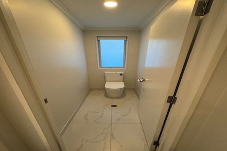 Photo of property in 18 Arahi Place, Rototuna North, Hamilton, 3210