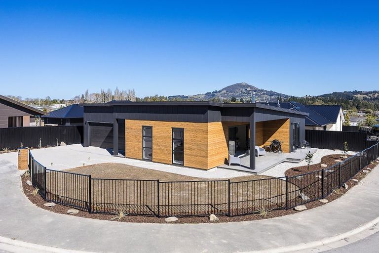 Photo of property in 14 Caroline Way, Abbotsford, 9018