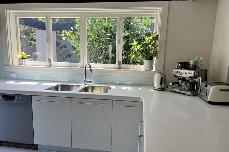 Photo of property in 2/5 Whareora Terrace, Cashmere, Christchurch, 8022