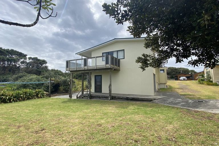 Photo of property in 12 Point Road, Mokau, 4376