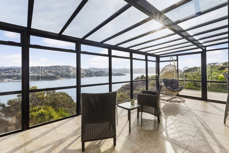 Photo of property in 115a Akaroa Drive, Maupuia, Wellington, 6022