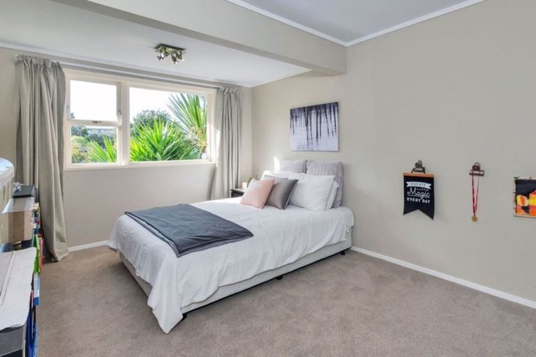 Photo of property in 1/30 Jellicoe Road, Murrays Bay, Auckland, 0630