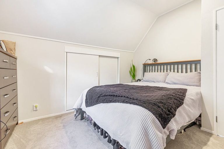 Photo of property in 2/32 Moana Avenue, Onehunga, Auckland, 1061