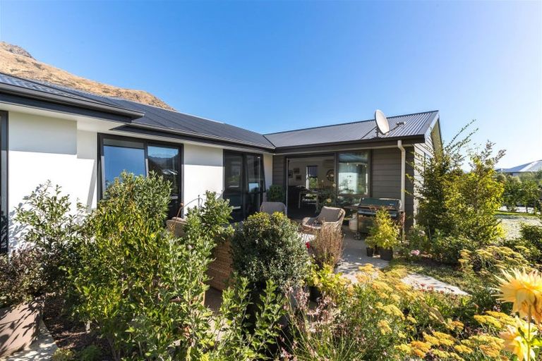 Photo of property in 17 Sandford Terrace, Lower Shotover, Queenstown, 9304