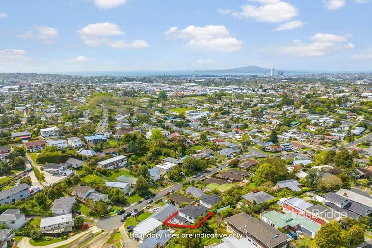 Photo of property in 21a Sovereign Place, Glenfield, Auckland, 0629