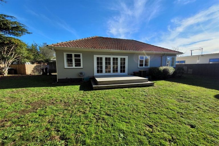 Photo of property in 11 Seddon Street, Naenae, Lower Hutt, 5011