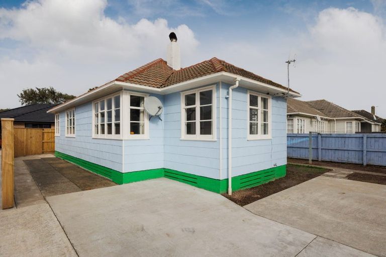 Photo of property in 70 Rangiora Avenue, Roslyn, Palmerston North, 4414