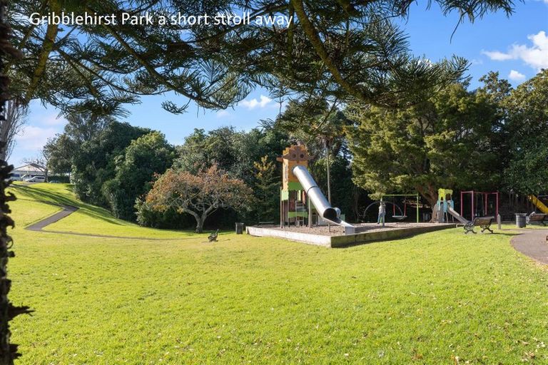 Photo of property in 52b Aroha Avenue, Sandringham, Auckland, 1025