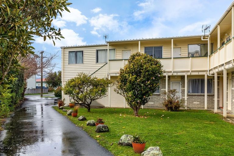 Photo of property in 1/19 Pirie Crescent, Moera, Lower Hutt, 5010