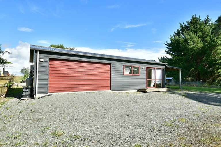 Photo of property in 129 Mcleod Road, South Head, Helensville, 0874