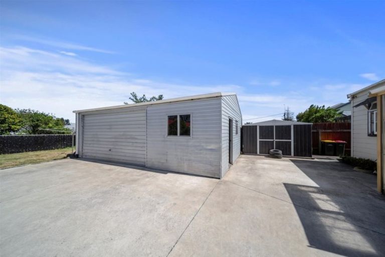 Photo of property in 106 Manawapou Road, Hawera, 4610