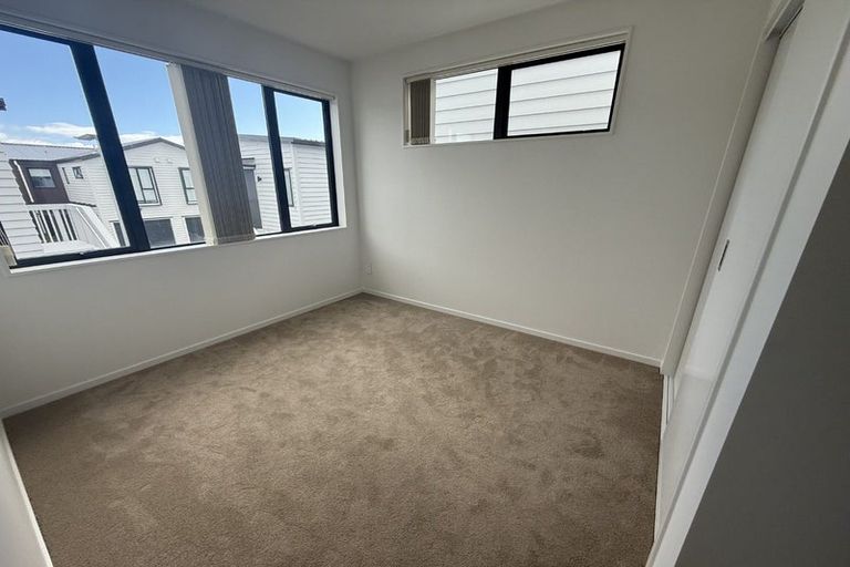 Photo of property in 20 Tukauri Place, Papakura, 2110