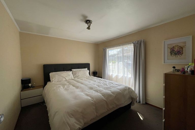 Photo of property in 21 Lisa Rise, Half Moon Bay, Auckland, 2012