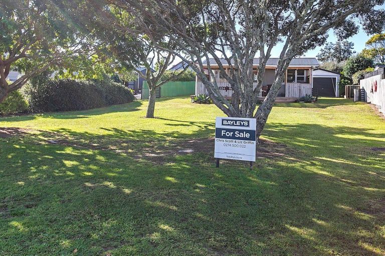Photo of property in 224 Tui Road, Whangamata, 3620