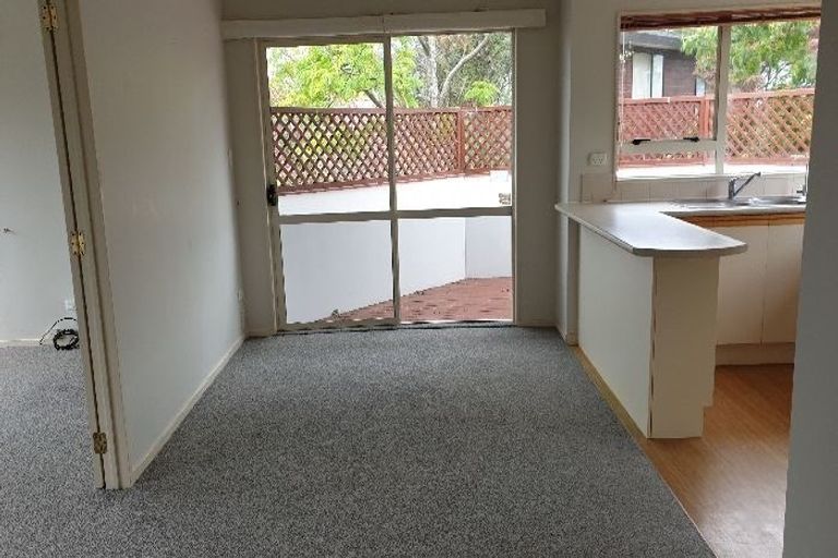 Photo of property in 2/7 Delamare Court, Sunnynook, Auckland, 0632