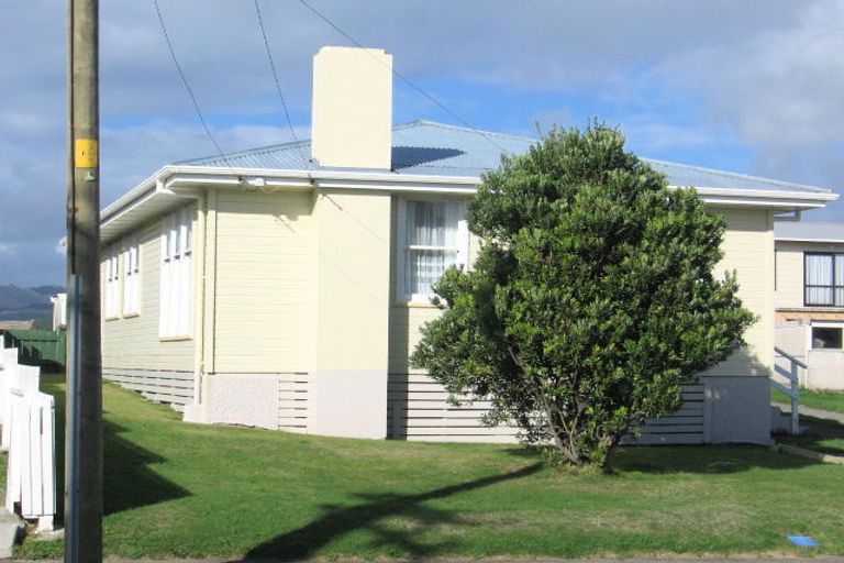 Photo of property in 11 Opapa Street, Titahi Bay, Porirua, 5022