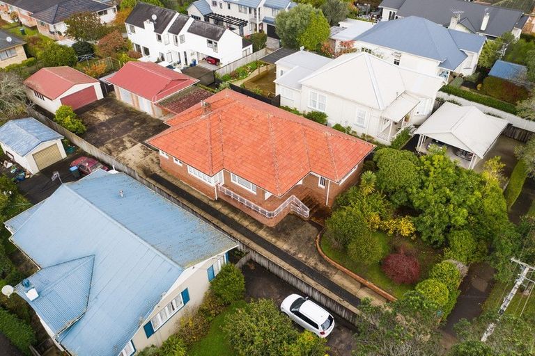 Photo of property in 8 Atarangi Road, Greenlane, Auckland, 1051