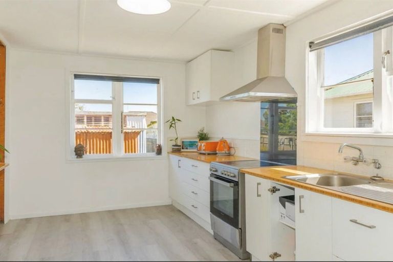 Photo of property in 4 Colvin Street, Westport, 7825