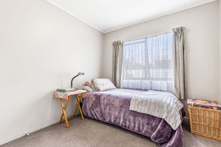 Photo of property in 2/6 Helena Street, Massey, Auckland, 0614