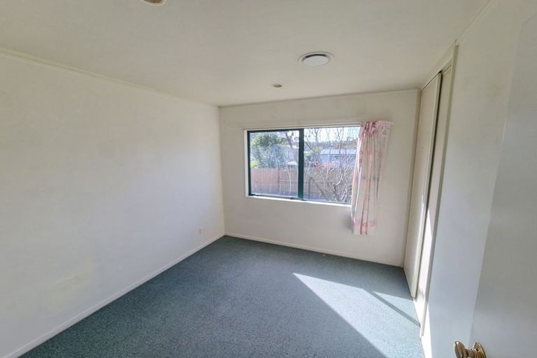 Photo of property in 10 Elvira Place, Ranui, Auckland, 0612