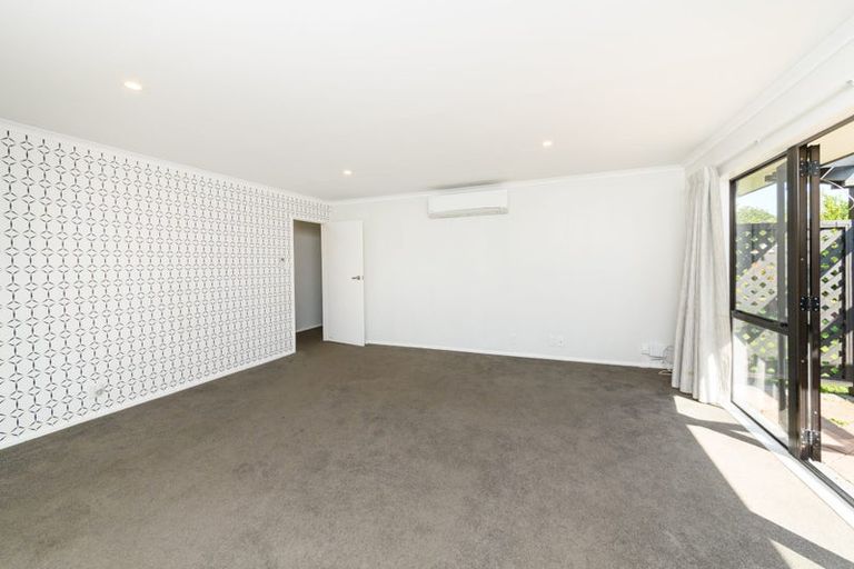 Photo of property in 20 Colonial Place, Kelvin Grove, Palmerston North, 4414