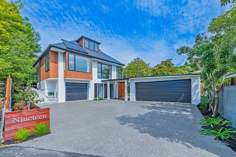 Photo of property in 19 Glamis Place, Cashmere, Christchurch, 8022
