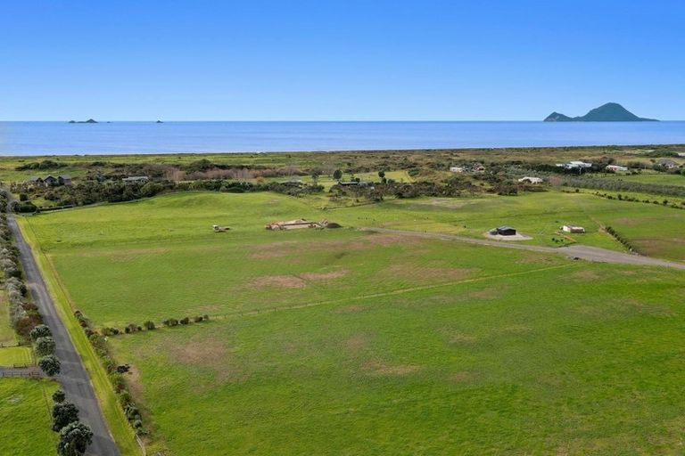 Photo of property in 31 Coast Lane, Thornton, 3194