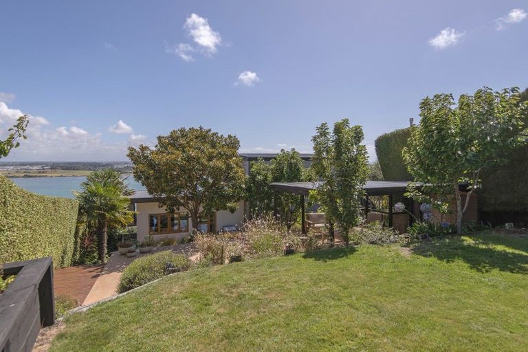 Photo of property in 42 Saint Andrews Hill Road, Mount Pleasant, Christchurch, 8081