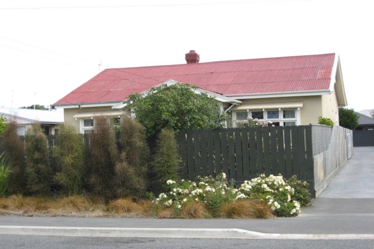 Photo of property in 104a Edward Avenue, Edgeware, Christchurch, 8013