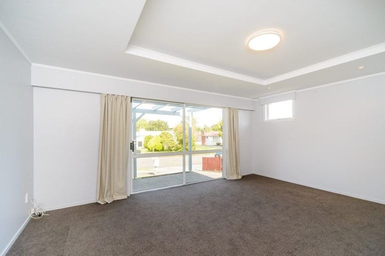 Photo of property in 27 Galway Avenue, Hokowhitu, Palmerston North, 4410