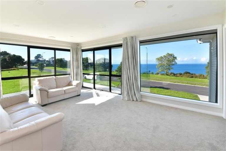 Photo of property in 347 Pinecrest Drive, Gulf Harbour, Whangaparaoa, 0930