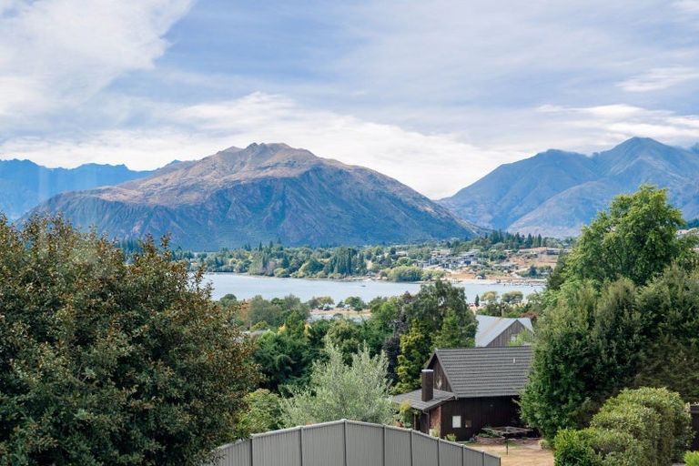 Photo of property in 15 Faulks Terrace, Wanaka, 9305