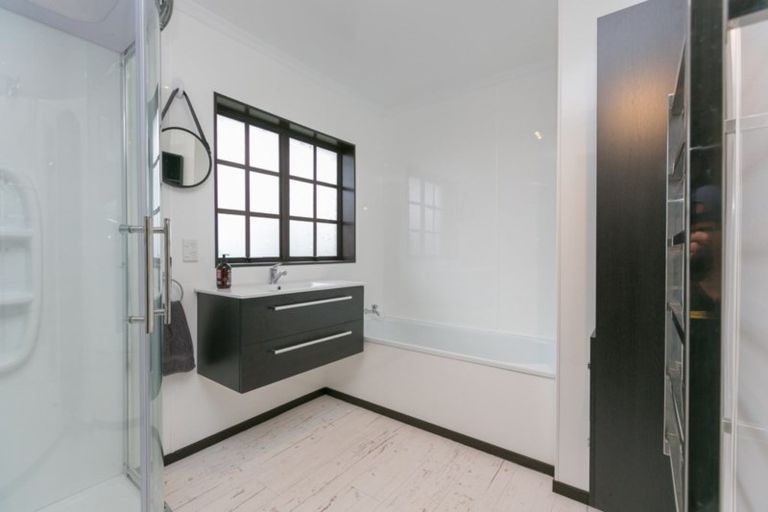 Photo of property in 6 Virginia Place, Whalers Gate, New Plymouth, 4310