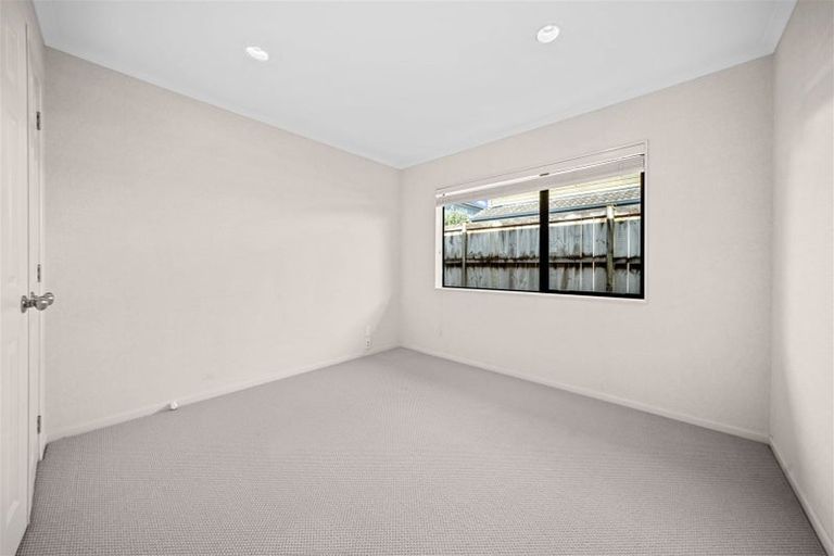 Photo of property in 8 Pennygale Close, Flat Bush, Auckland, 2016