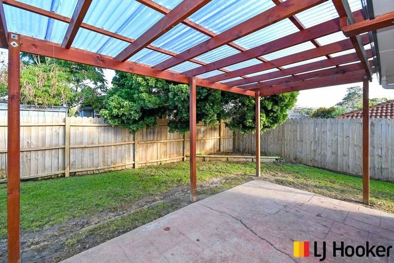 Photo of property in 8a Norman Close, The Gardens, Auckland, 2105